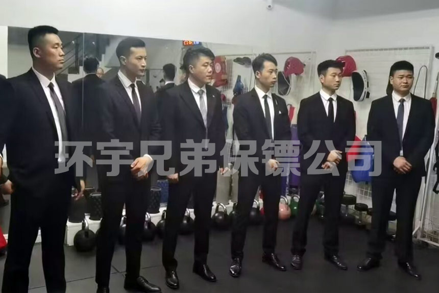 在緊急情況下，上海專業(yè)保鏢公司如何協(xié)助雇主安全撤離并處理安全隱患？